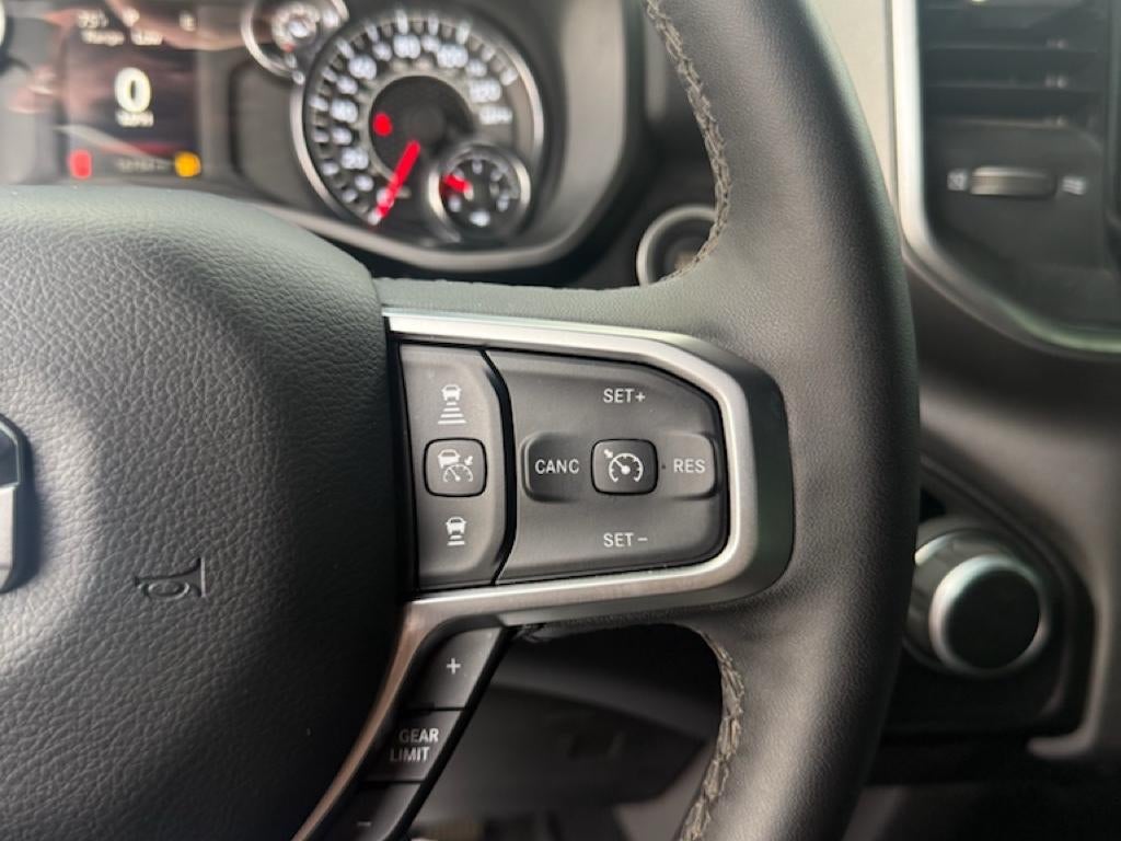 2025 RAM 1500 Big Horn Crew Cab 4x4 5'7' Box