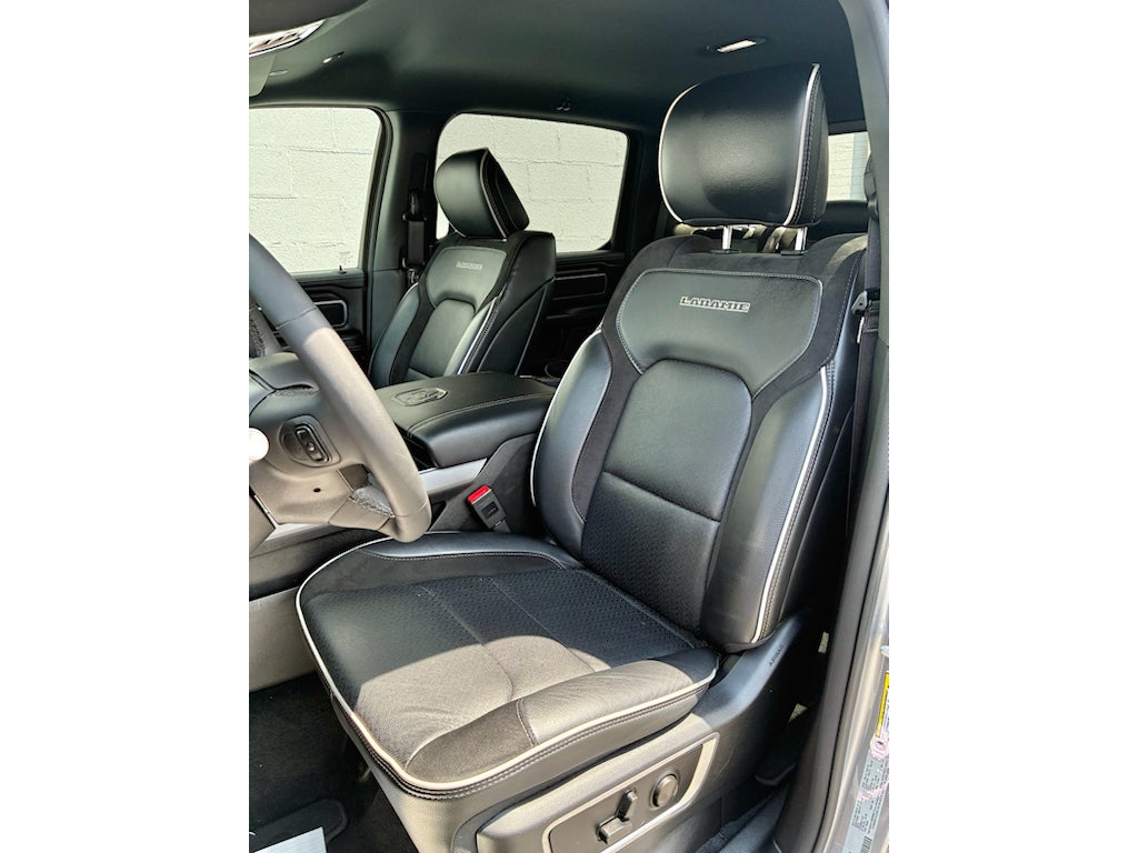 2026 RAM 1500 Laramie Crew Cab 4x4 5'7' Box