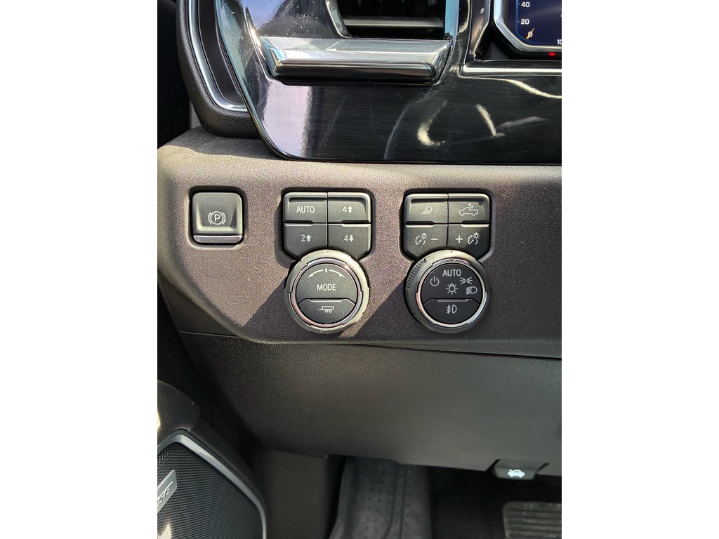 2024 Chevrolet Silverado 1500 4WD Crew Cab Short Bed LTZ