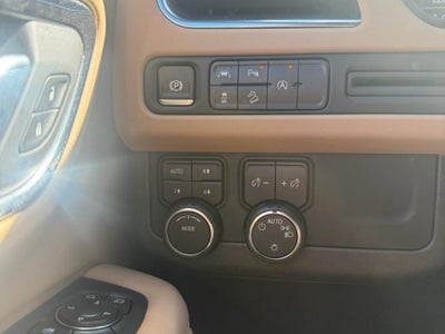 2024 Chevrolet Suburban 4WD Premier