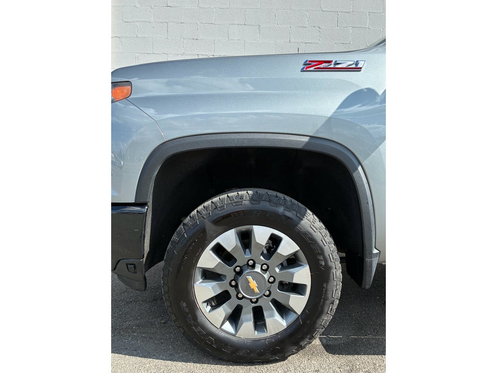 2024 Chevrolet Silverado 2500HD 4WD Crew Cab Standard Bed Custom