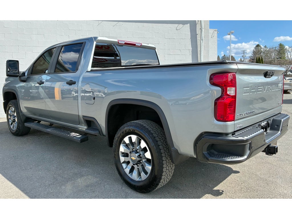 2024 Chevrolet Silverado 2500HD 4WD Crew Cab Standard Bed Custom