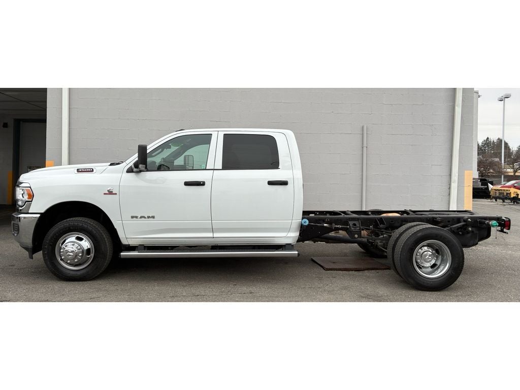2022 RAM 3500 Chassis Tradesman/SLT/Laramie/Limited