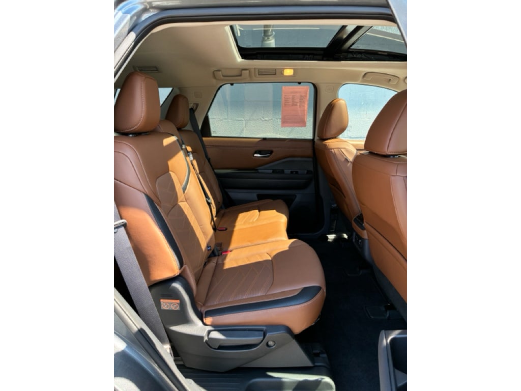 2023 Nissan Pathfinder Platinum 4WD
