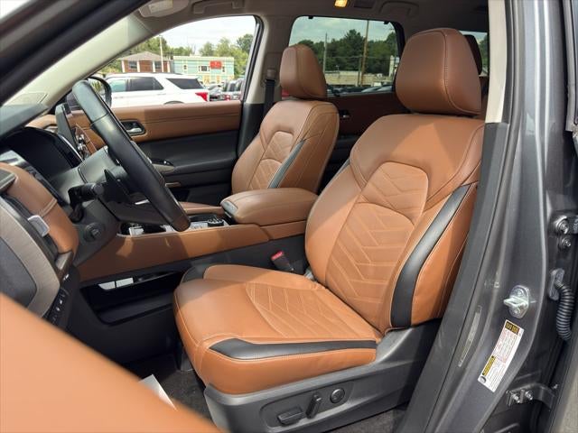 2023 Nissan Pathfinder Platinum 4WD