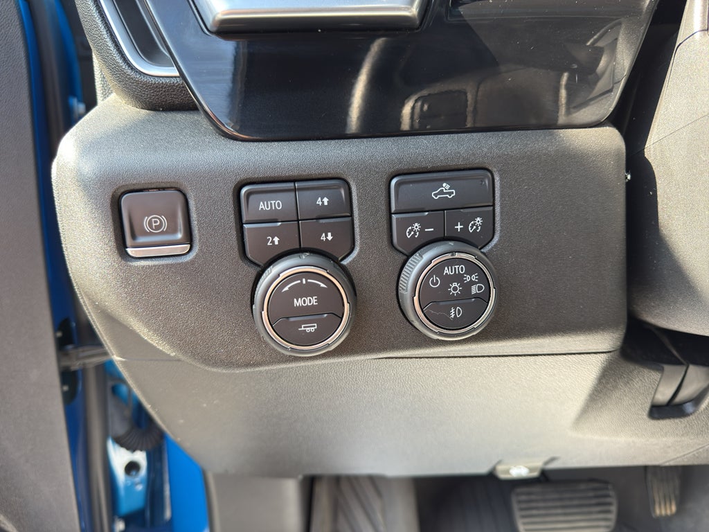 2023 Chevrolet Silverado RST