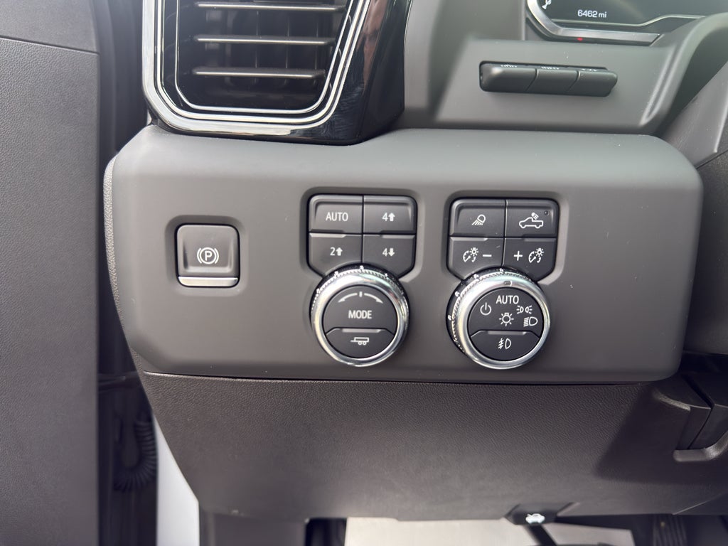 2025 GMC Sierra AT4