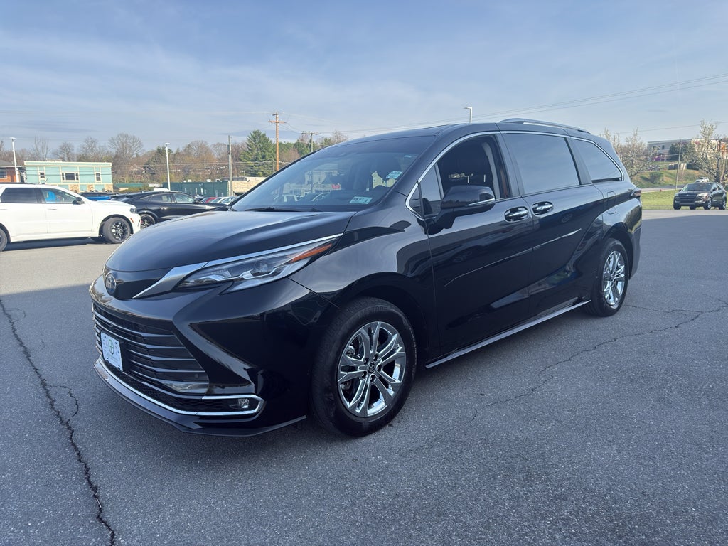 2023 Toyota Sienna Platinum