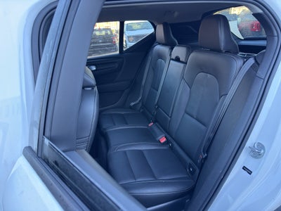 2024 Volvo XC40 Plus Dark Theme