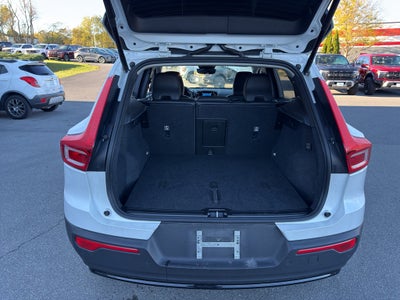 2024 Volvo XC40 Plus Dark Theme