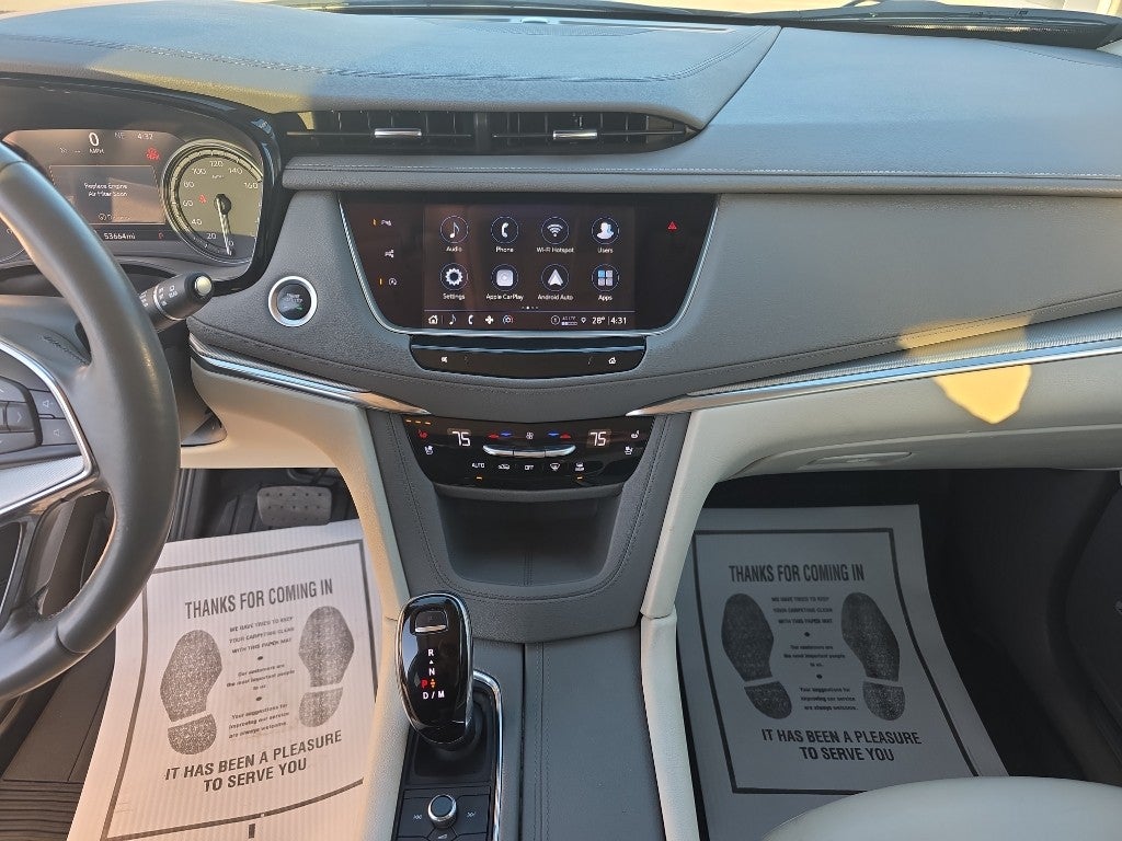 2022 Cadillac XT5 Premium Luxury