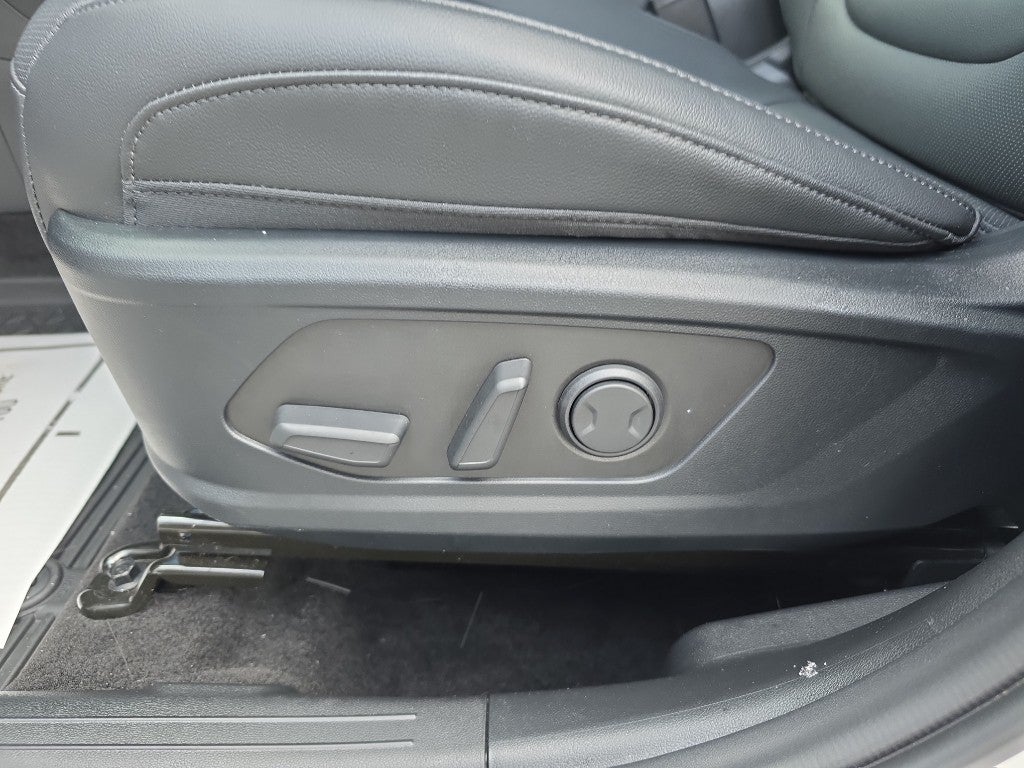 2025 Hyundai Santa Cruz SEL Activity