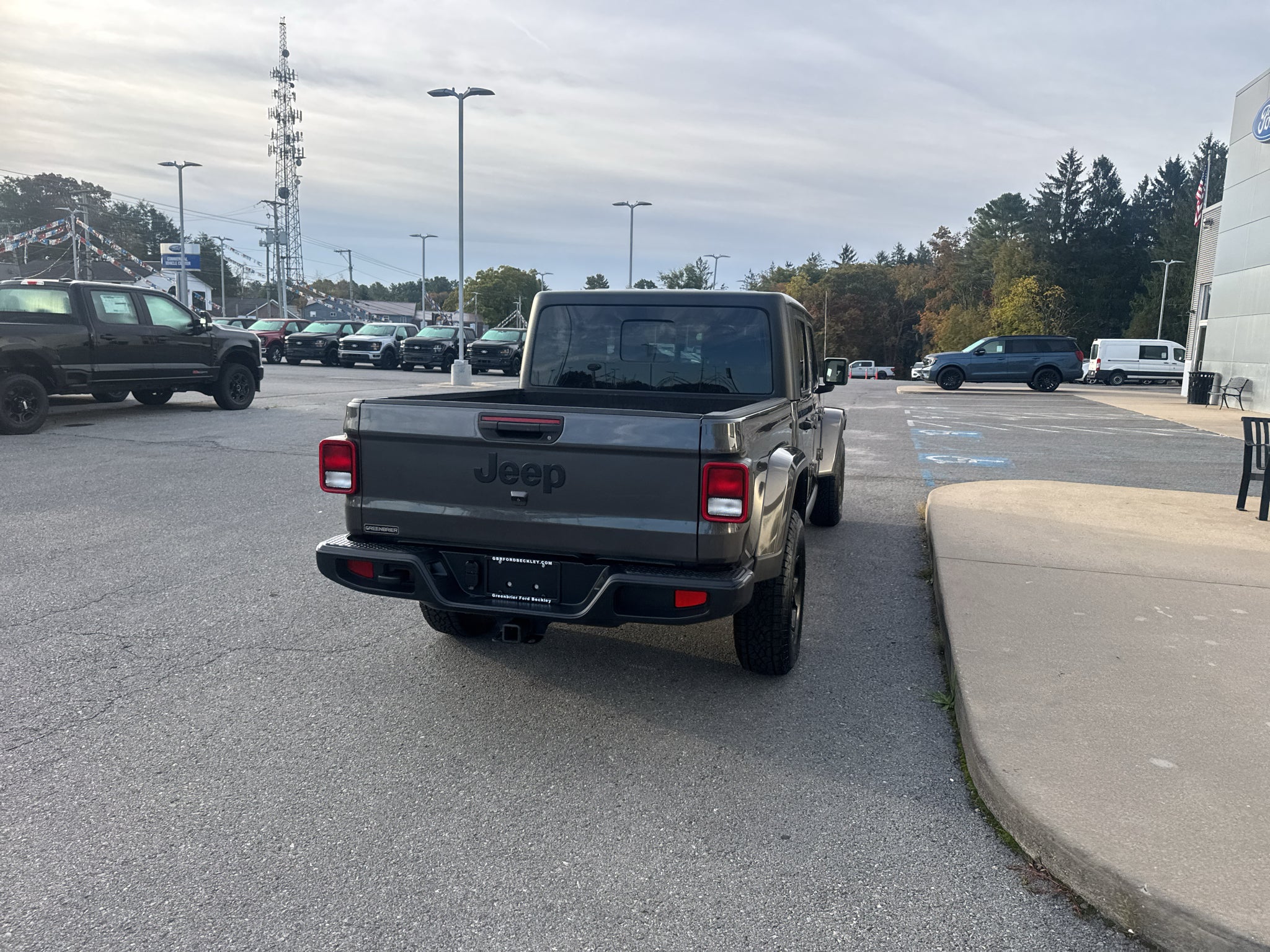 2023 Jeep Gladiator Willys