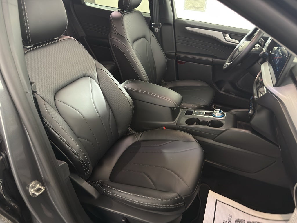 2026 Ford Escape Platinum