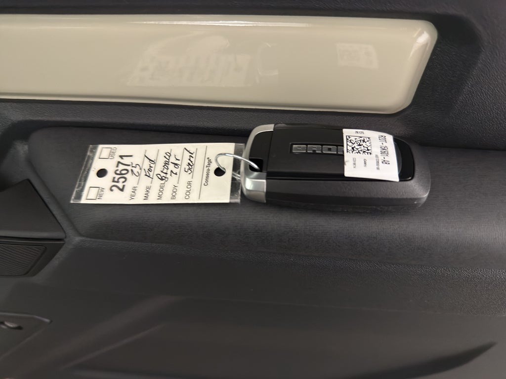 2025 Ford Bronco Base