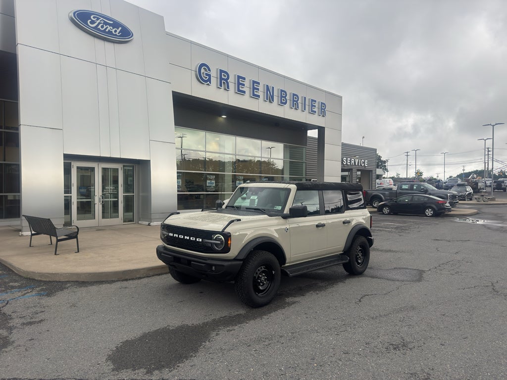 2026 Ford Bronco Outer Banks