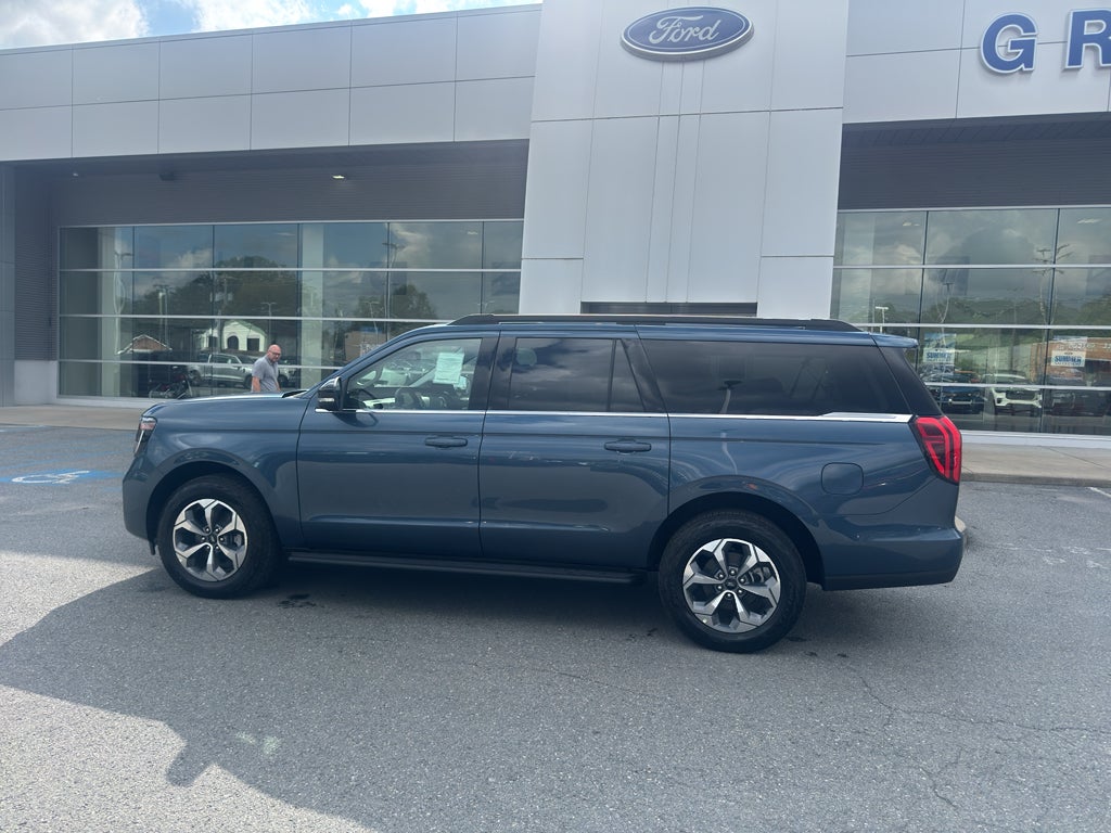2027 Ford Expedition MAX Active