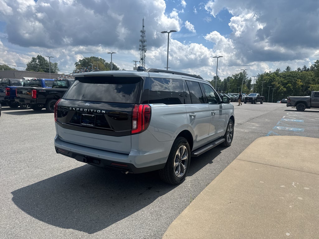 2027 Ford Expedition Active