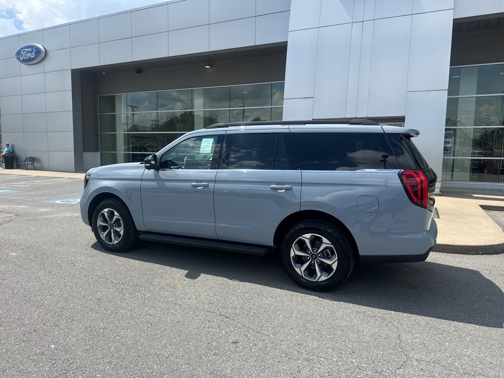 2027 Ford Expedition Active