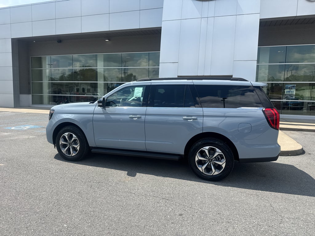 2027 Ford Expedition Active