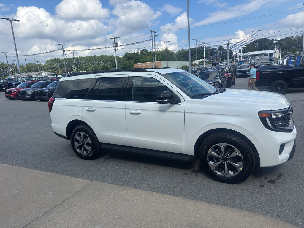 2027 Ford Expedition Active