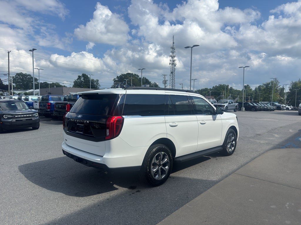 2027 Ford Expedition Active