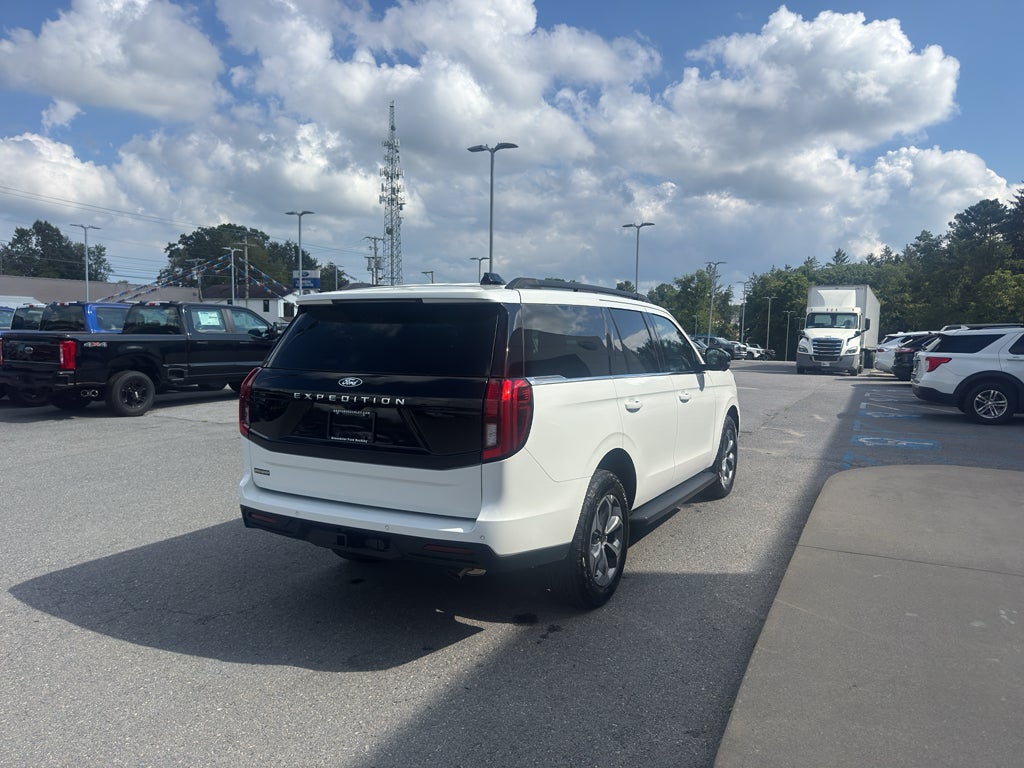 2027 Ford Expedition Active