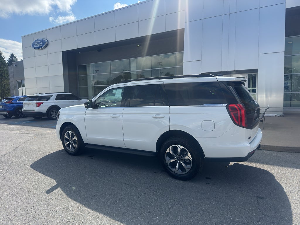 2027 Ford Expedition Active