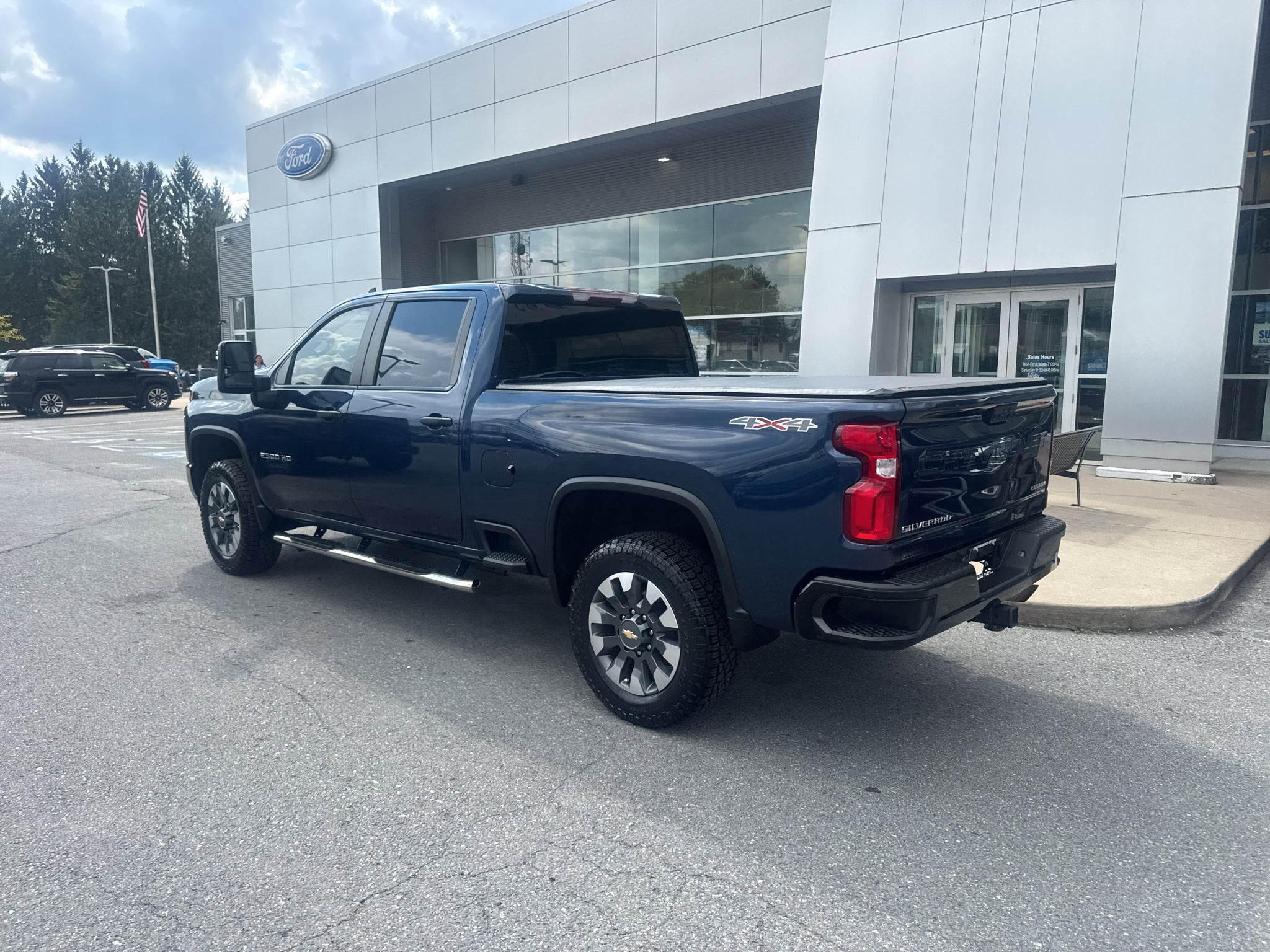 2021 Chevrolet Silverado Custom