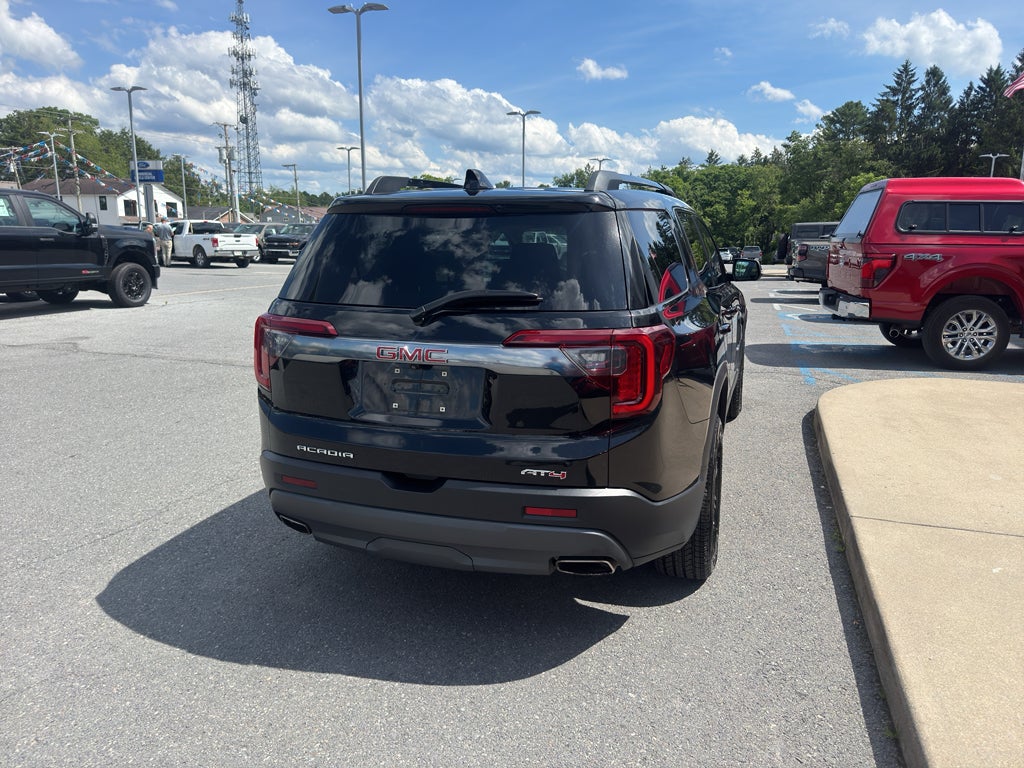2023 GMC Acadia AT4