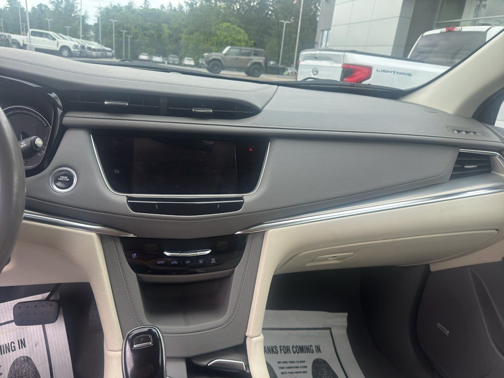 2022 Cadillac XT5 FWD Premium Luxury
