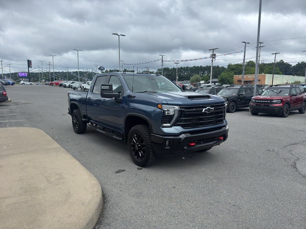 2025 Chevrolet Silverado LT