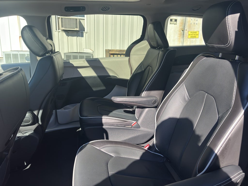 2023 Chrysler Pacifica Hybrid Limited